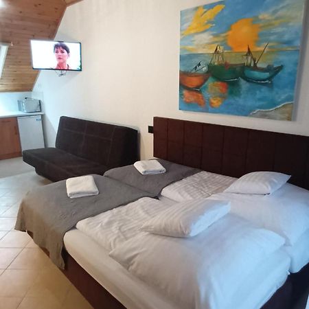 Pensjonacik Ewa Bed & Breakfast Ujście-Darłowskie Eksteriør bilde